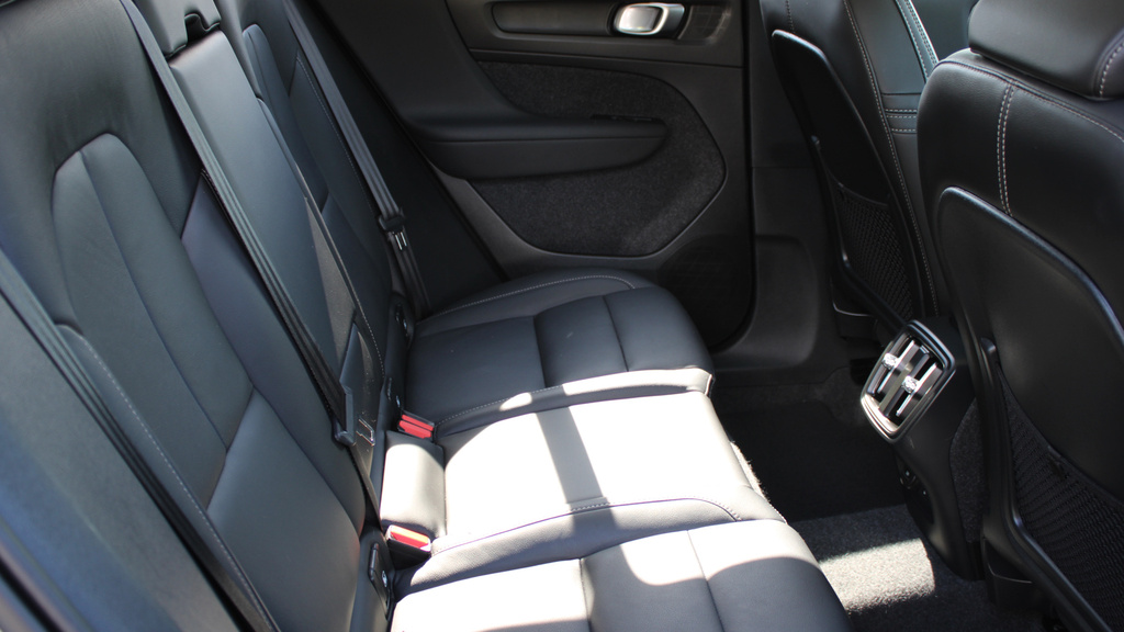 Volvo XC40 B3 P Ultra Dark Sunroof, Harmankardon Sound, 3 OV25WYA #6