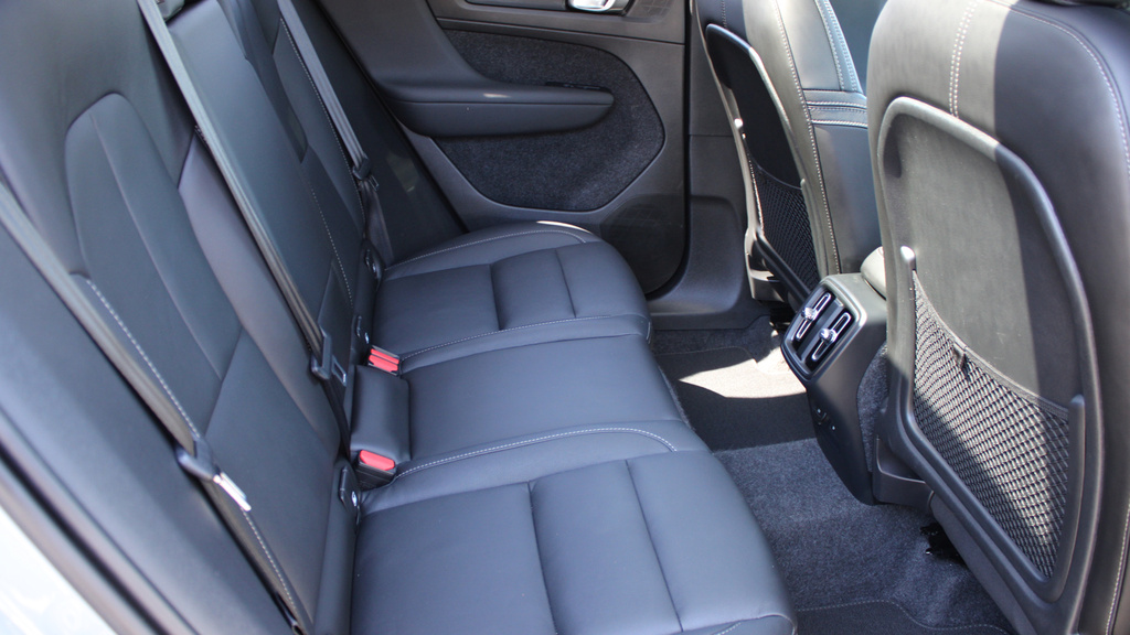 Volvo XC40 B4 P Ultra Bright Sunroof, Harmankardon Sound, WF25EXK #6