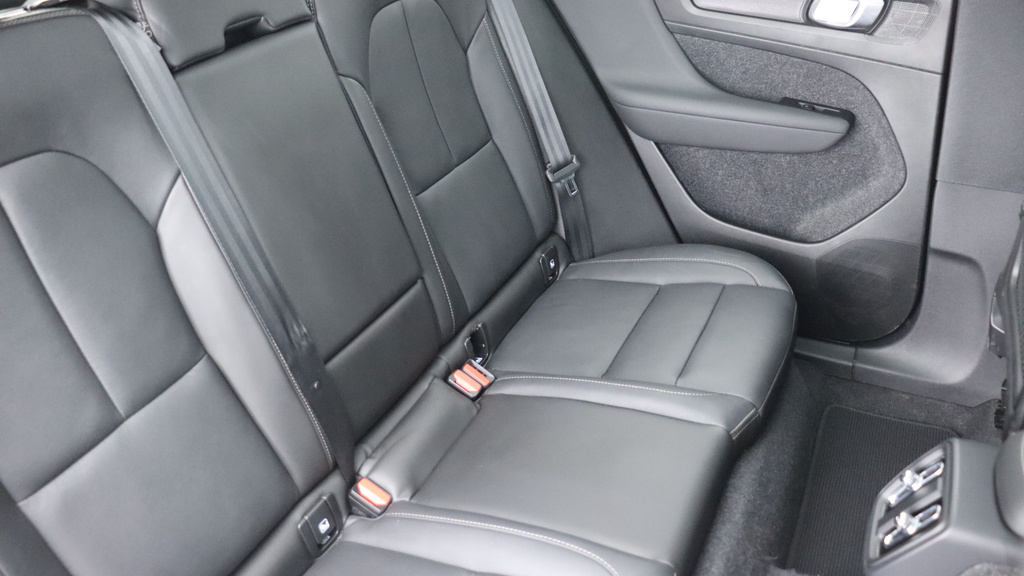 Volvo XC40 B4 P Ultra Bright Sunroof, Harmankardon Sound, RA74CZX  #6