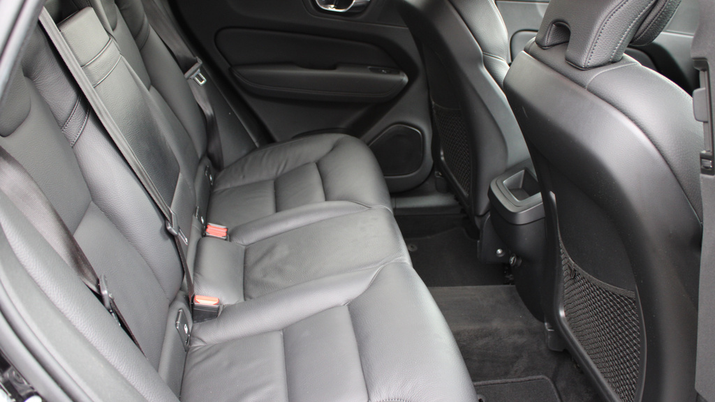Volvo XC60 D4 Awd Momentum Winter Pack, Heated Sea NK19LPY Black #6