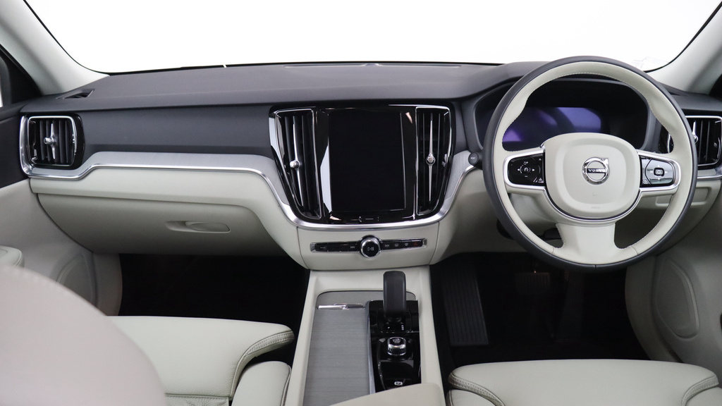 Volvo V60 B4 P Plus Dark Blond Leather, Park Camera, Heat YJ74NEZ #5