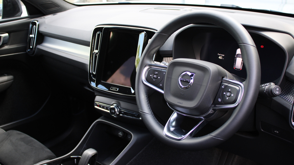 Volvo XC40 B4 P Plus Dark Park Camera, Heated Seats, Apple RF25EXL #4