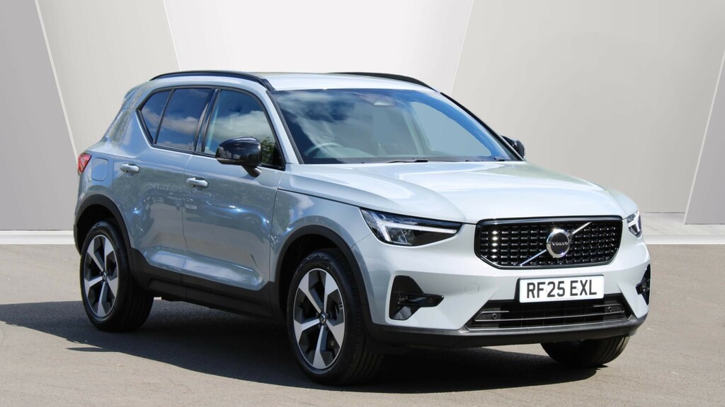 Volvo XC40 B4 P Plus Dark Park Camera, Heated Seats, Apple 