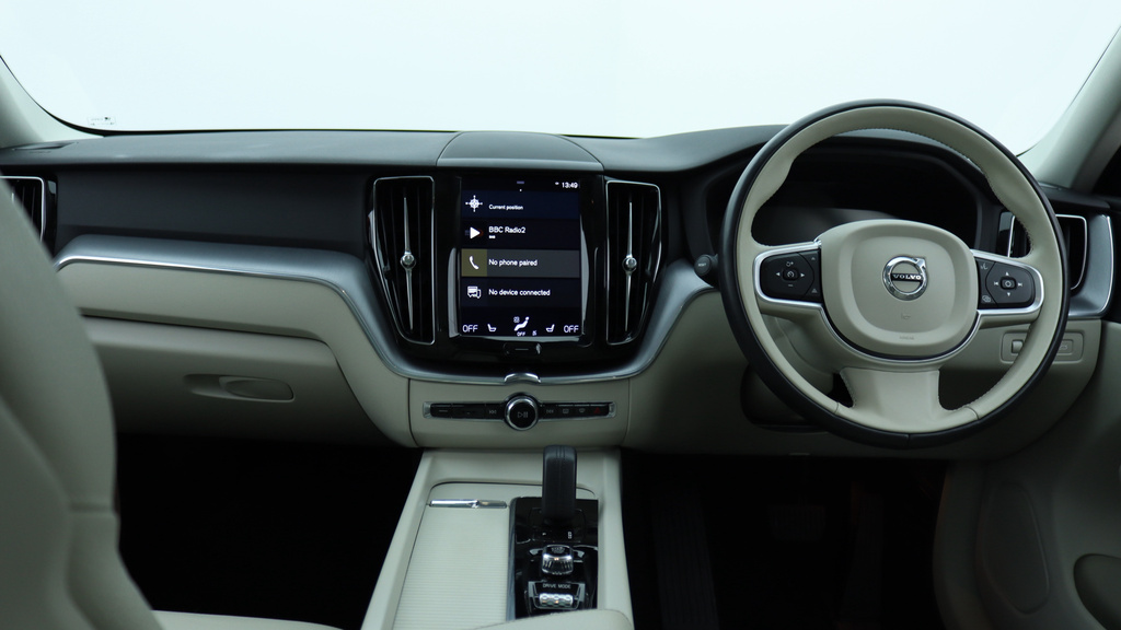 Volvo XC60 B5 P Awd Momentum Blond Leather, Sunroof, Apple #5