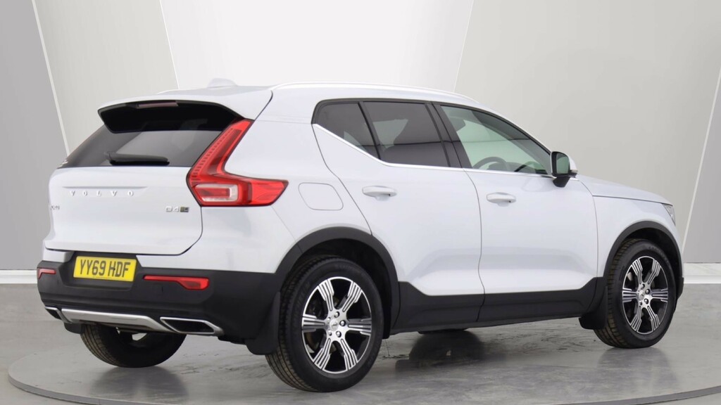 Volvo XC40 D4 Awd Inscription Sunroof, Winter Pack, Tin YY69HDF #2