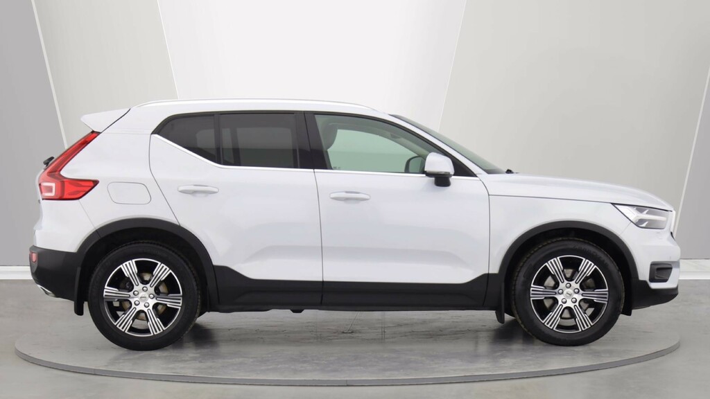 Volvo XC40 D4 Awd Inscription Sunroof, Winter Pack, Tin YY69HDF #3