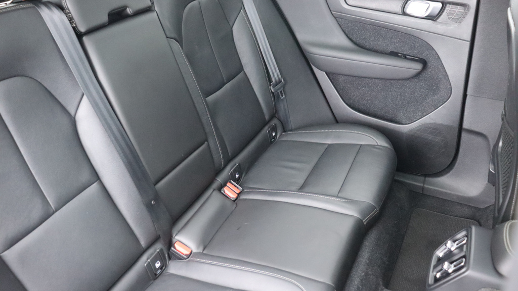 Volvo XC40 D4 Awd Inscription Sunroof, Winter Pack, Tin YY69HDF #6