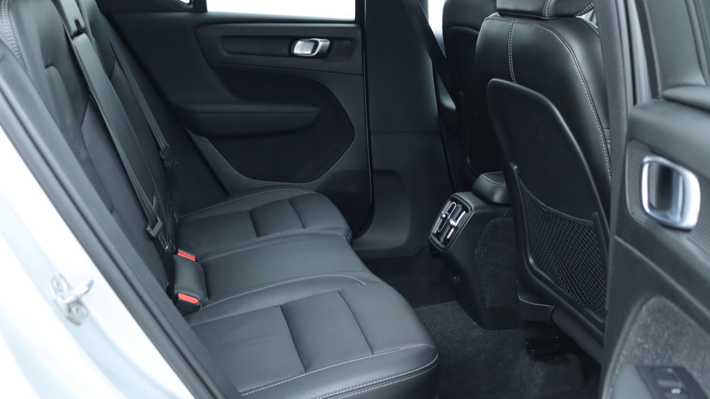 Volvo XC40 D4 Awd Inscription Winter Pack, Powered Memo YJ68KLX  #6