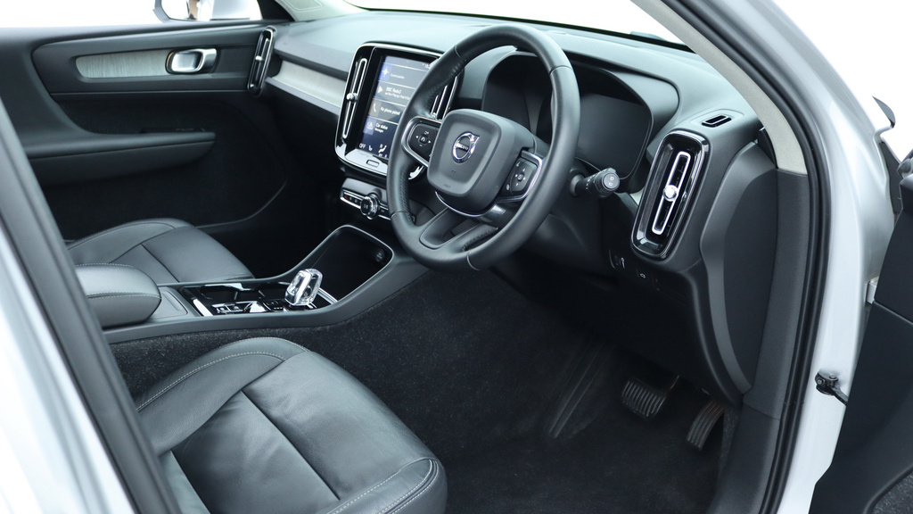 Volvo XC40 D4 Awd Inscription Winter Pack, Powered Memo YJ68KLX  #4