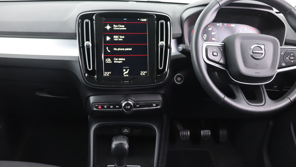 Volvo XC40 T3 Momentum Cruise Control, Sat Nav, Park YN71OHF #5
