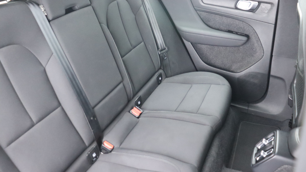 Volvo XC40 T3 Momentum Cruise Control, Sat Nav, Park YN71OHF #6