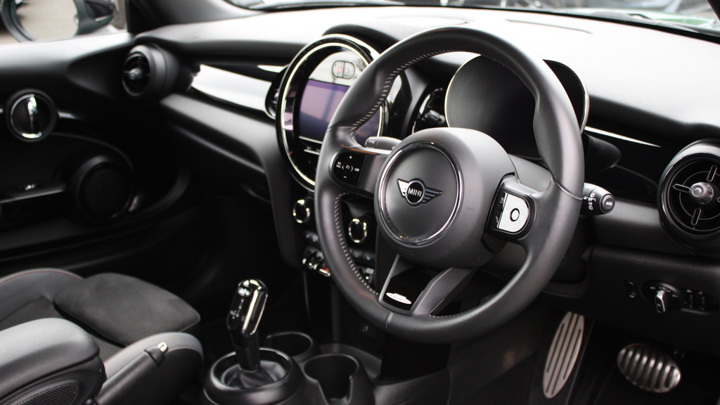 Mini Hatch 1.5 Cooper Sport Driving Assistant Pack, Heated S YB72VUR #4