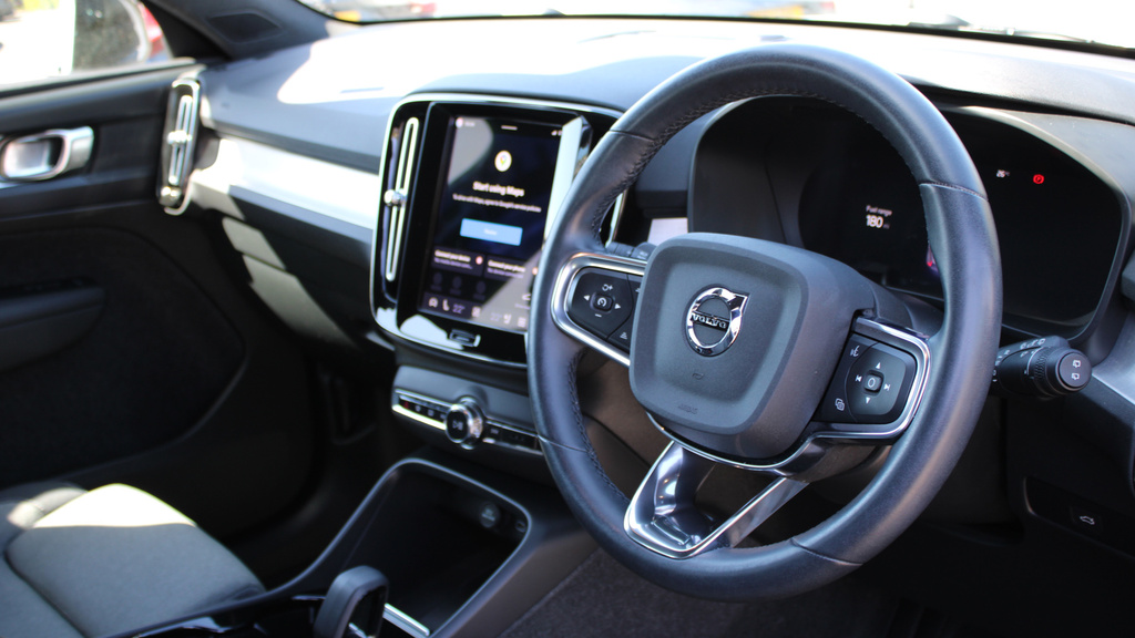 Volvo XC40 B3 P Plus Dark Low Tax, Park Camera, Heated Sea YB73ZFE  #4