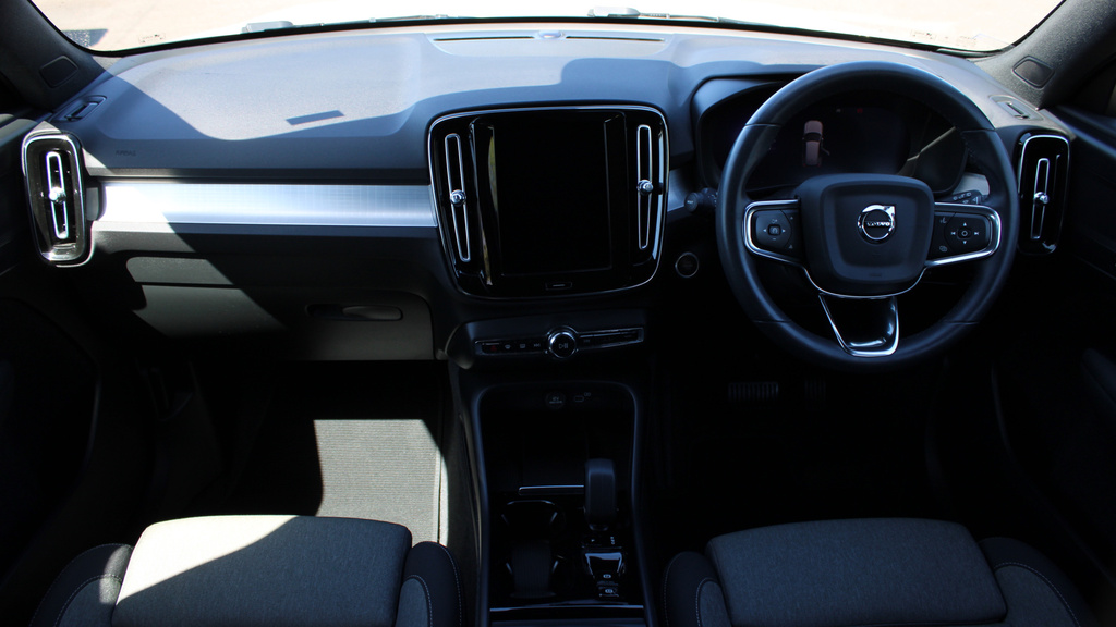 Volvo XC40 B3 P Plus Dark Low Tax, Park Camera, Heated Sea YB73ZFE  #5
