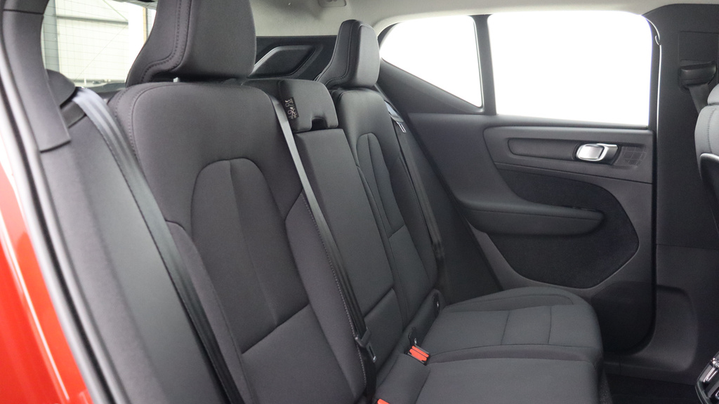Volvo XC40 T3 Momentum Cruise Control, Heated Windscree CV70VGR  #6