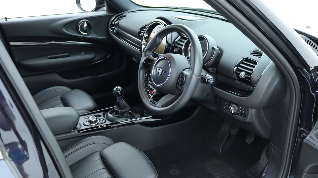 Mini Clubman 1.5 Cooper Exclusive 6Dr YF22OMM  #4