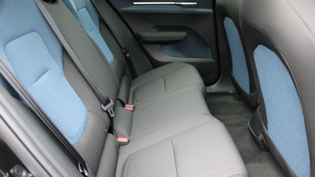 Volvo EX30 Twin Motor Performance Ultra Sunroof, Harmankard BN75MDE  #6