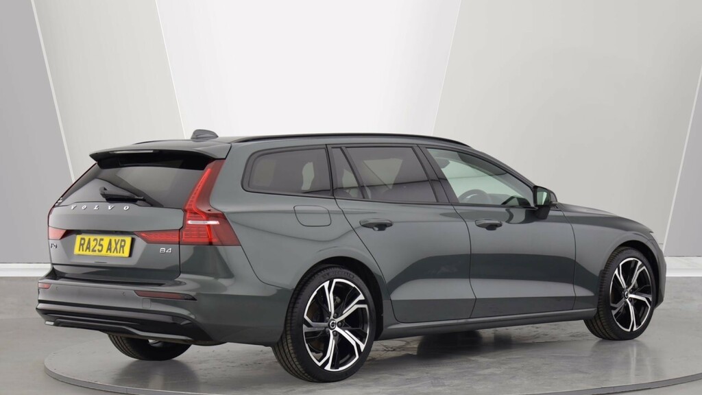 Volvo V60 B4 P Plus Dark Park Camera, Heated Seats, Apple RA25AXR  #2