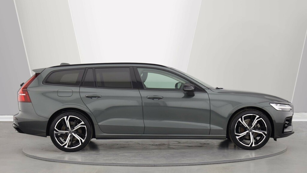 Volvo V60 B4 P Plus Dark Park Camera, Heated Seats, Apple RA25AXR  #3