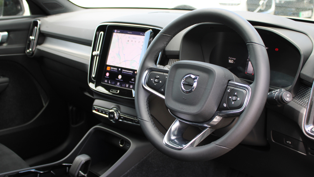 Volvo XC40 B4 P Plus Dark Park Camera, Heated Seats, Apple RF25GZP #4