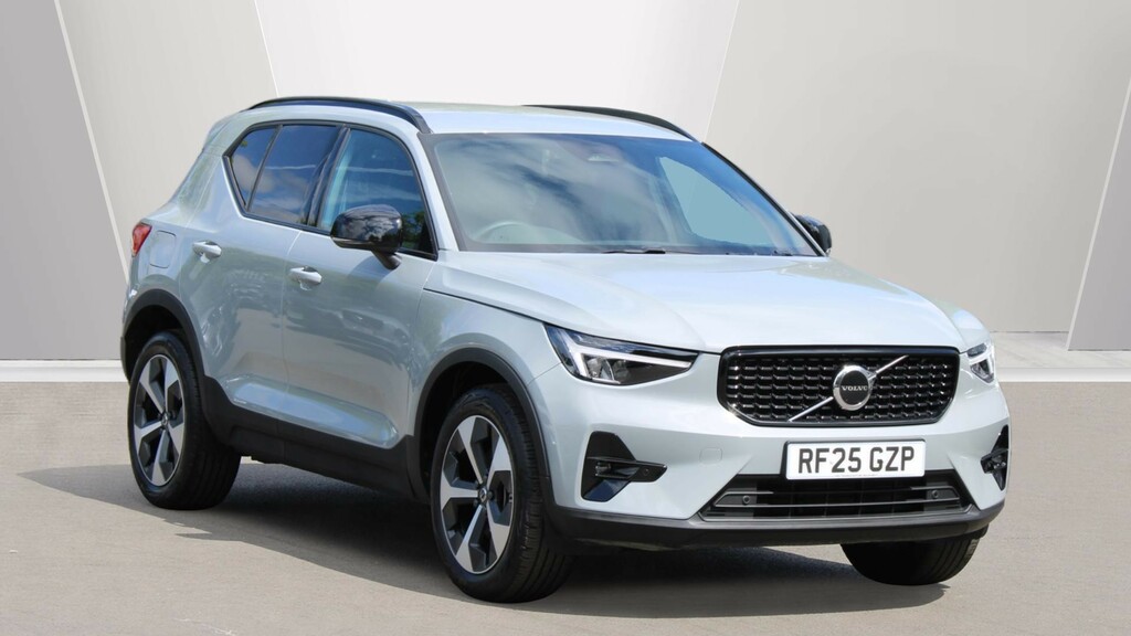 Volvo XC40 B4 P Plus Dark Park Camera, Heated Seats, Apple 