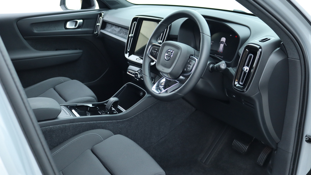 Volvo XC40 Single Motor Plus Park Camera, Heated Seats, Appl Grey #4