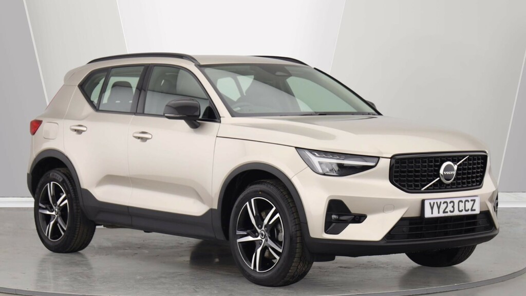 Volvo XC40 B3 P Plus Dark Park Camera, Heated Seats, Apple 