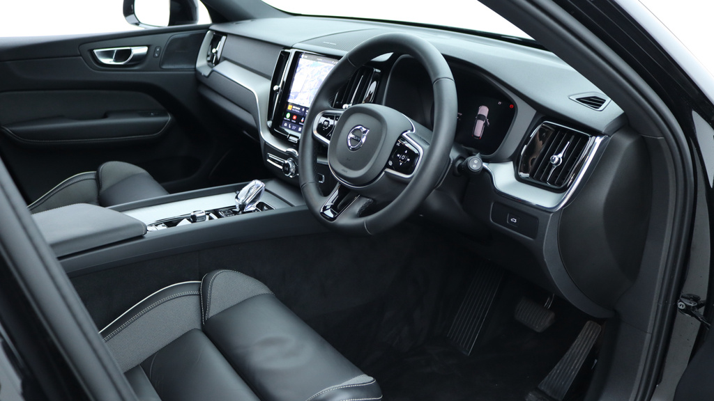 Volvo XC60 B5 P Awd Plus Black Edition Harmankardon Sound YA74HUH #4