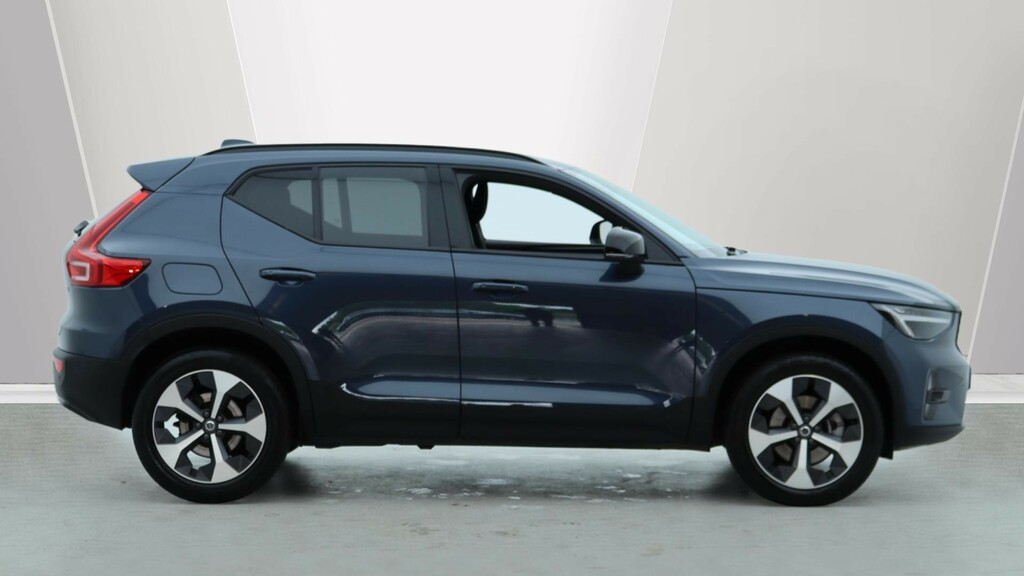 Volvo XC40 B4 P Plus Dark Rear Camera, Heated Seats, Apple RV75CHN #3