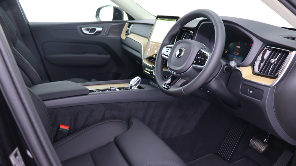 Volvo XC60 B5 P Awd Plus Dark Polestar Optimisation, Illum YC26LJF #4