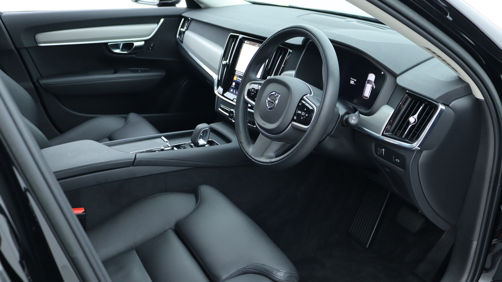 Volvo V90 B4 D Momentum Park Camera, Heated Seats, Pilot #4