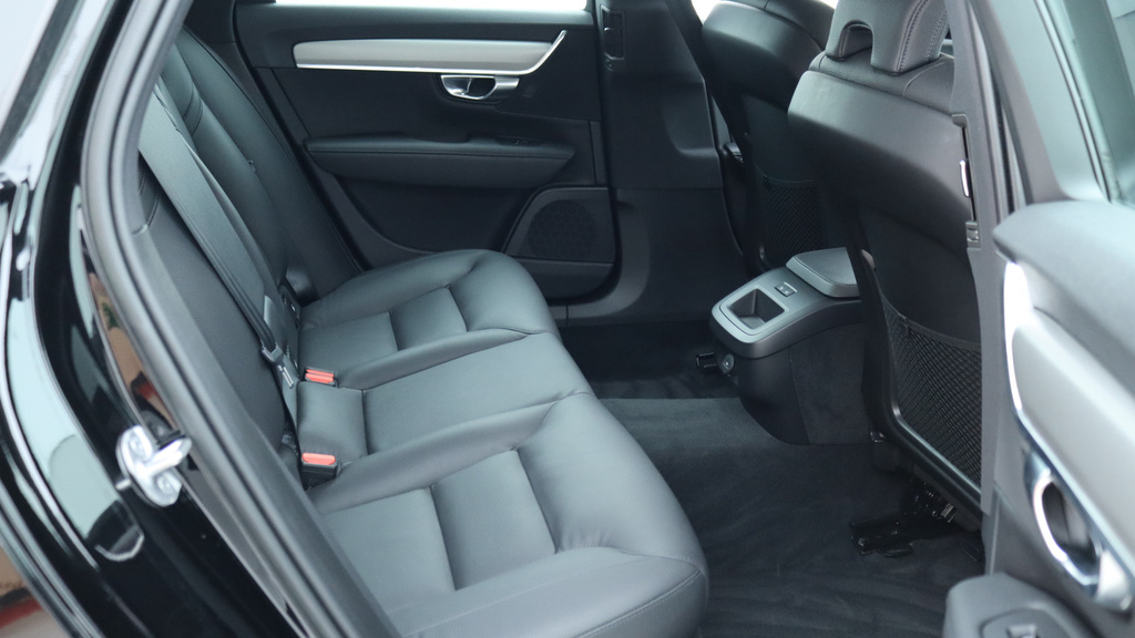 Volvo V90 B4 D Momentum Park Camera, Heated Seats, Pilot #6