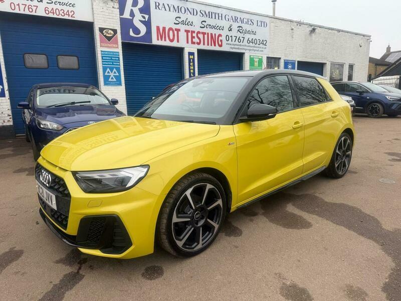 Audi A1 1.5 Tfsi 35 Black Yellow