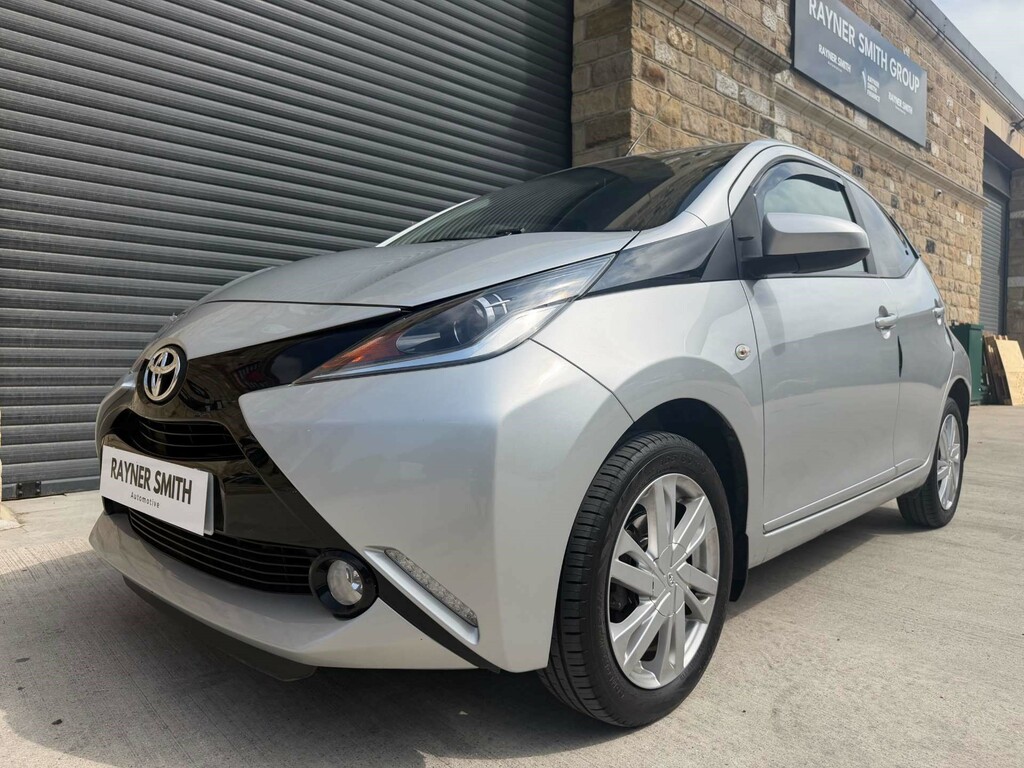 Toyota Aygo X X-pression Vvt-i Silver #2