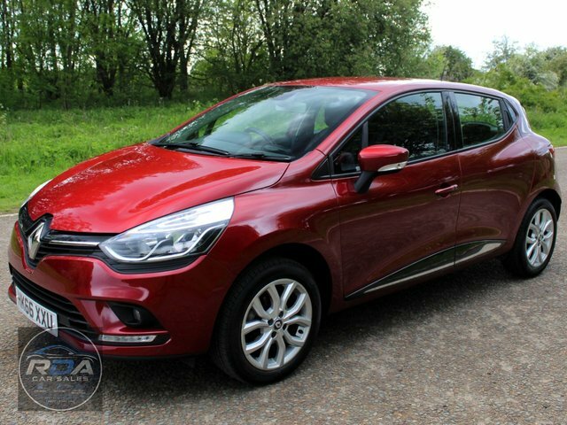 Renault Clio 1.2 16V Dynamique Nav Hatchback Red