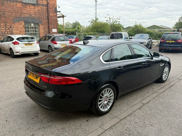 Jaguar XF Saloon Black #2