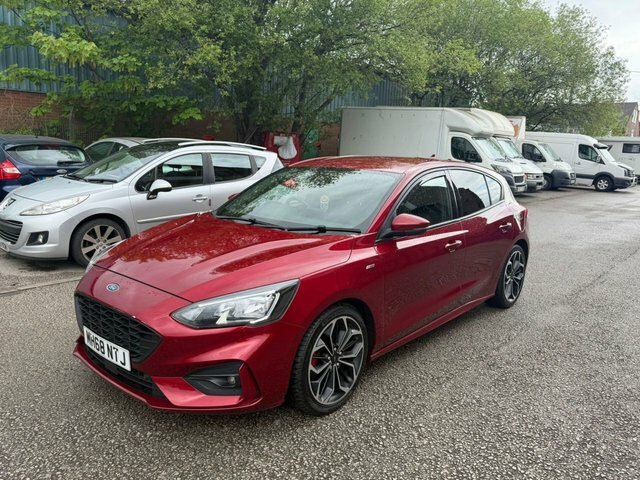 Ford Focus Focus St-line X MH68NTJ Red #4