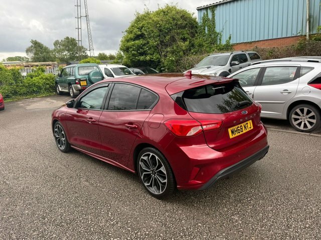 Ford Focus Focus St-line X MH68NTJ Red #3