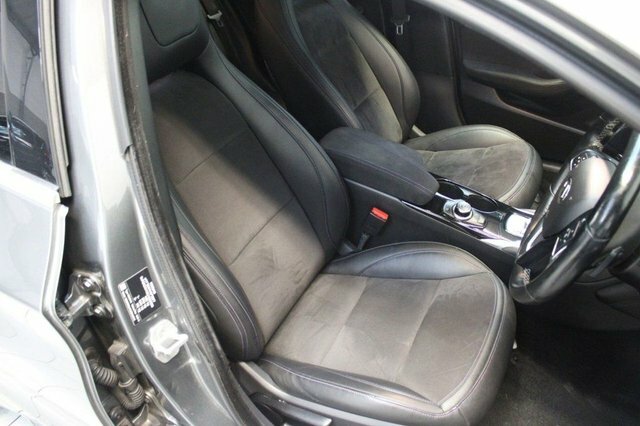 Infiniti Q30 Hatchback YL17WCT Grey #5