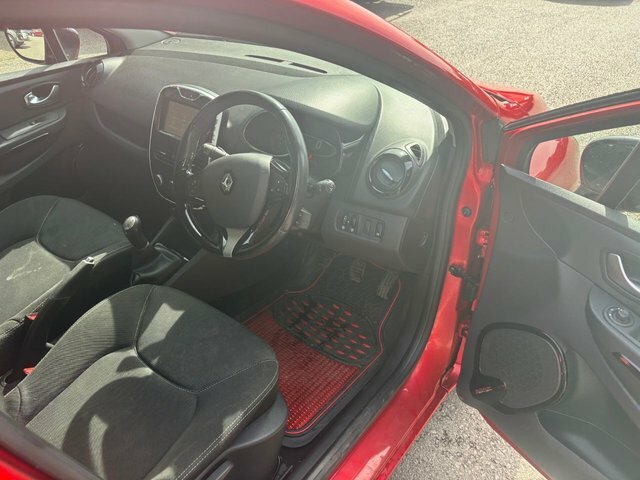 Renault Clio Hatchback HJ66ZYC Red #5