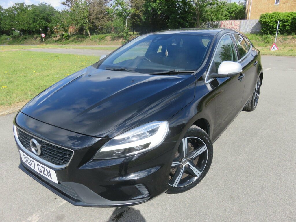 Volvo V40 2.0 D2 R-design Nav Plus Euro 6 Ss Black