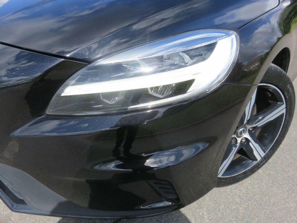 Volvo V40 2.0 D2 R-design Nav Plus Euro 6 Ss DG17GZN Black #4