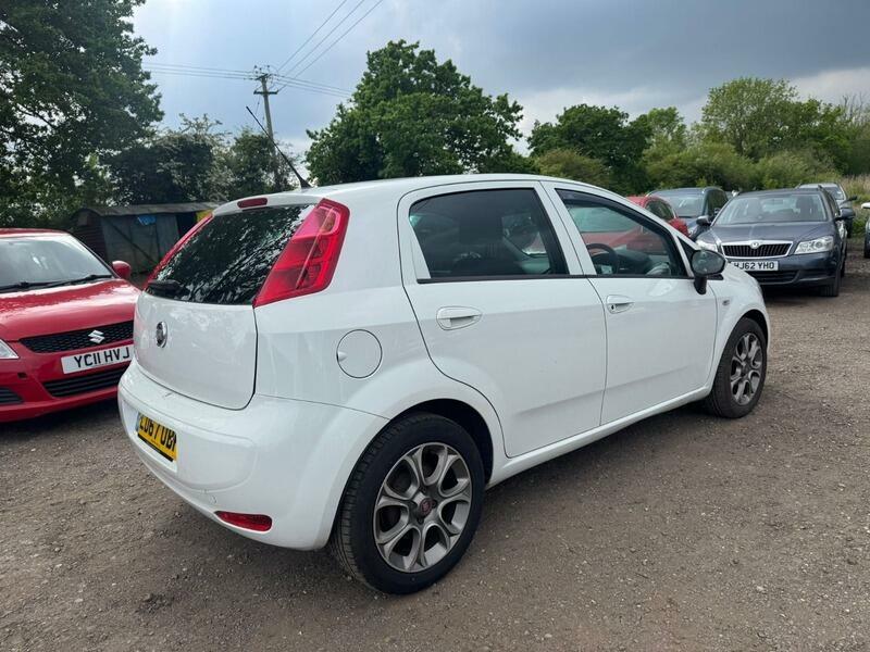 Fiat Punto 1.4 Easy Euro 6 Ss White #4