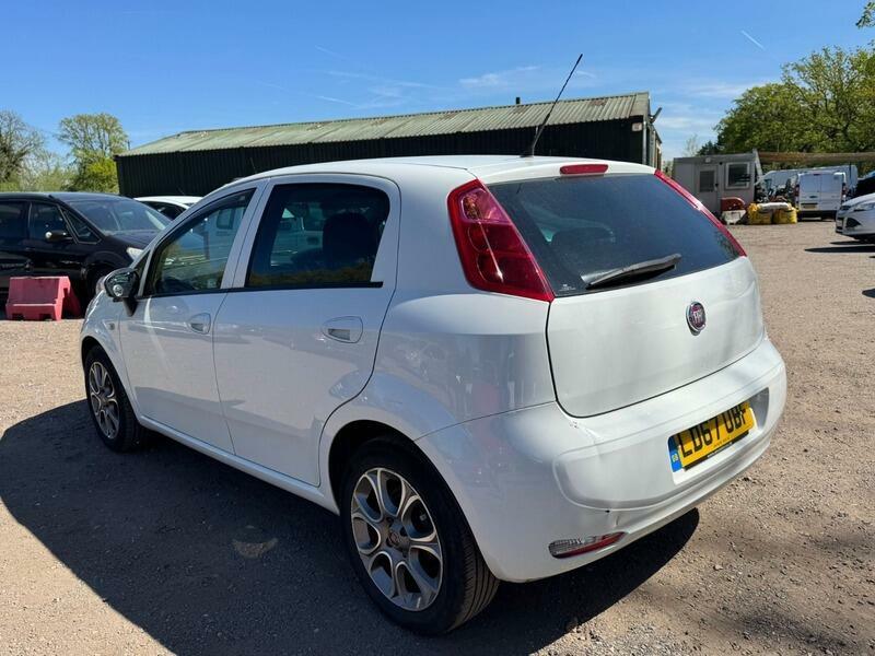 Fiat Punto 1.4 Easy Euro 6 Ss White #6