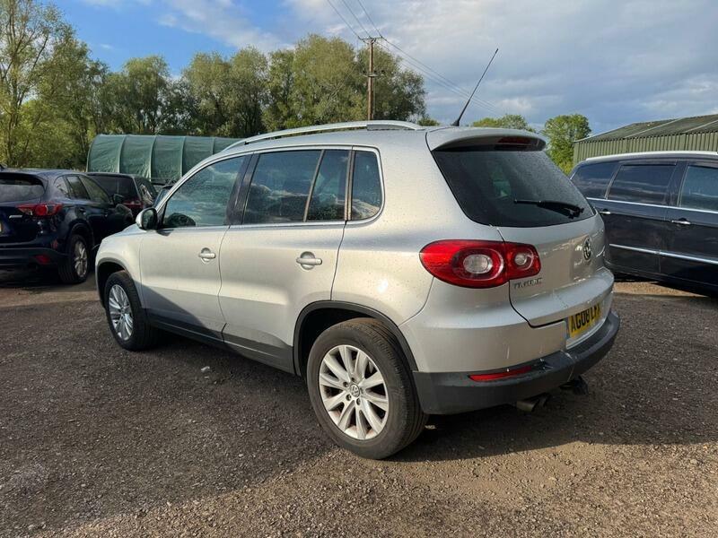 Volkswagen Tiguan Se Black #5