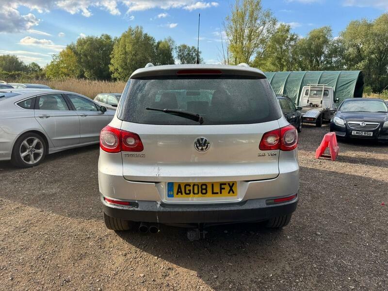 Volkswagen Tiguan Se Black #6