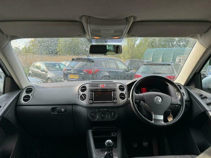 Volkswagen Tiguan Se Black #16