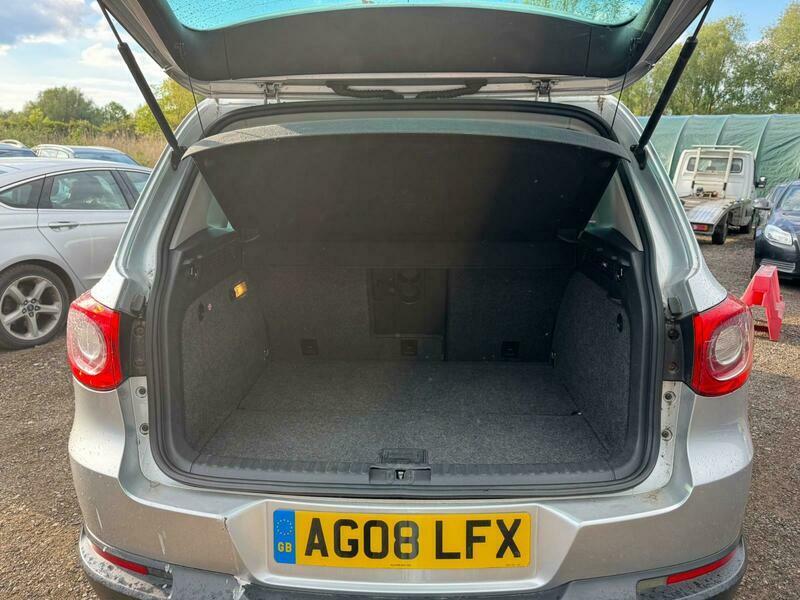 Volkswagen Tiguan Se Black #9