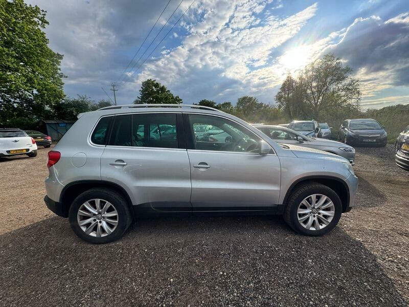 Volkswagen Tiguan Se Black #8