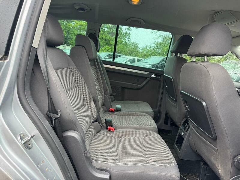 Volkswagen Touran Hatchback Black #14